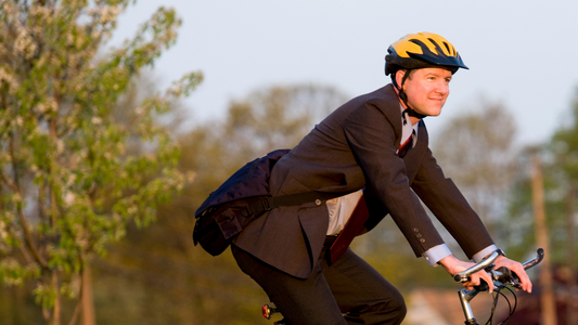 How Foldable Electric Bikes Are Influencing Fashion & Commuter Wear Trends