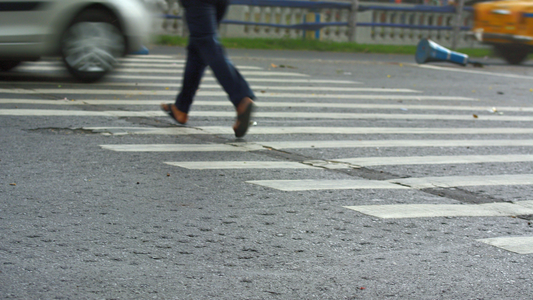How to Ride Your Foldable Electric Bike Safely with Pedestrians and Cars