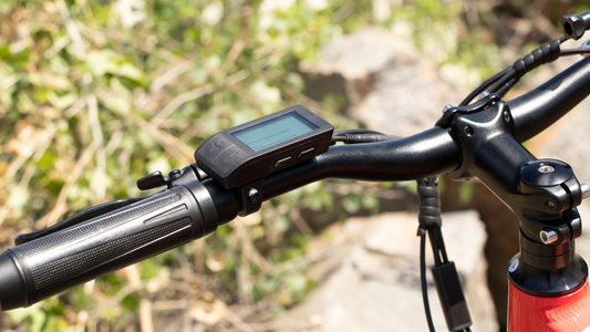 What’s the Difference Between Pedal Assist and Throttle on an E-Bike?